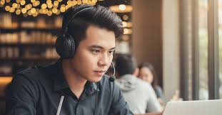 Bí mật nào khiến micro chống ồn nghe 'như ở phòng thu' dù đang đi giữa phố?