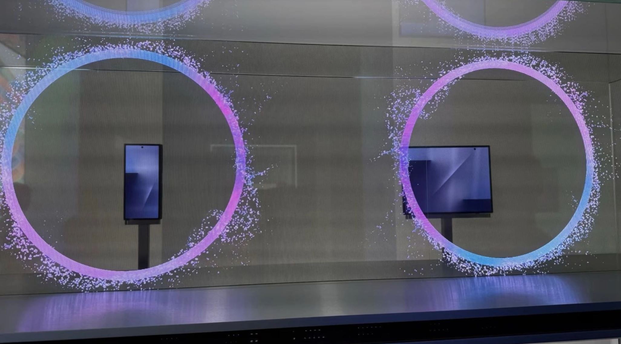 Smartphone gập ba của Samsung dự kiến ra mắt đầu tháng 12