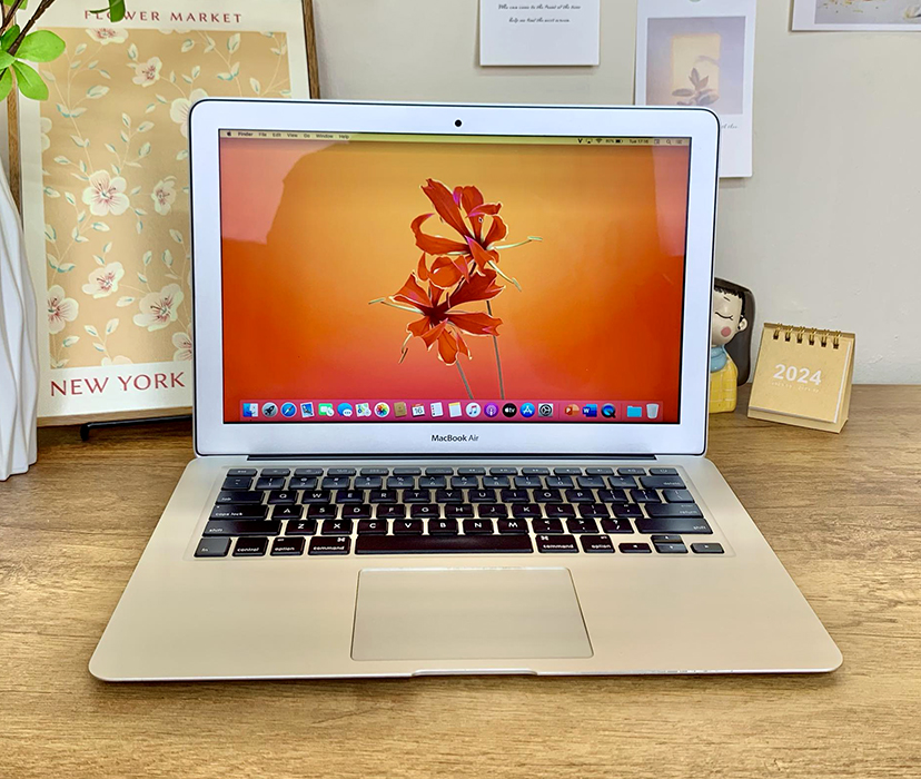 Macbook_Air_2015_13_inch_-_Core_i5-RAM_8GB-SSD_256GB_99__Đẹp_Như_Mới_-_longbinh.com.vn