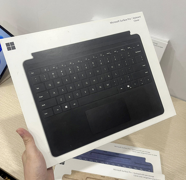 Bàn_phím_Copilot_Surface_Pro_2024__Newseal___-_longbinh.com.vn5