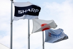Sharp_and_Foxconn