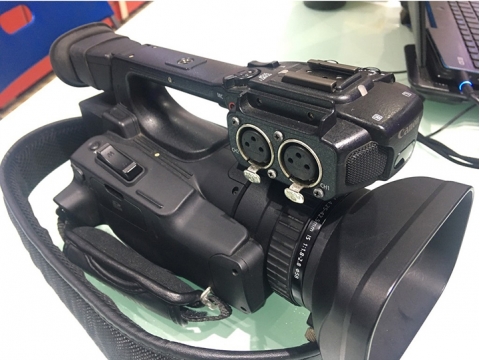 MÁY QUAY CHUYÊN DỤNG CANON XF100E Chính hãng Máy mới 90%